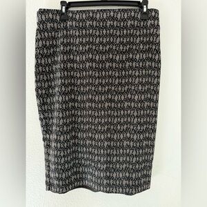 Kenar Black and White Textured Print Pencil Skirt